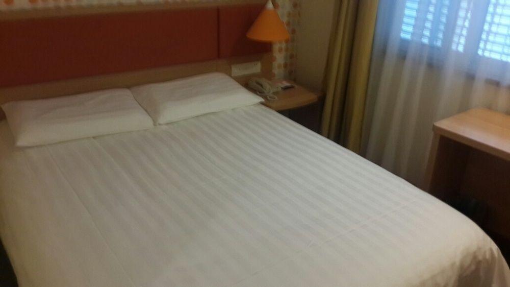 Home Inn Guangzhou Exterior photo